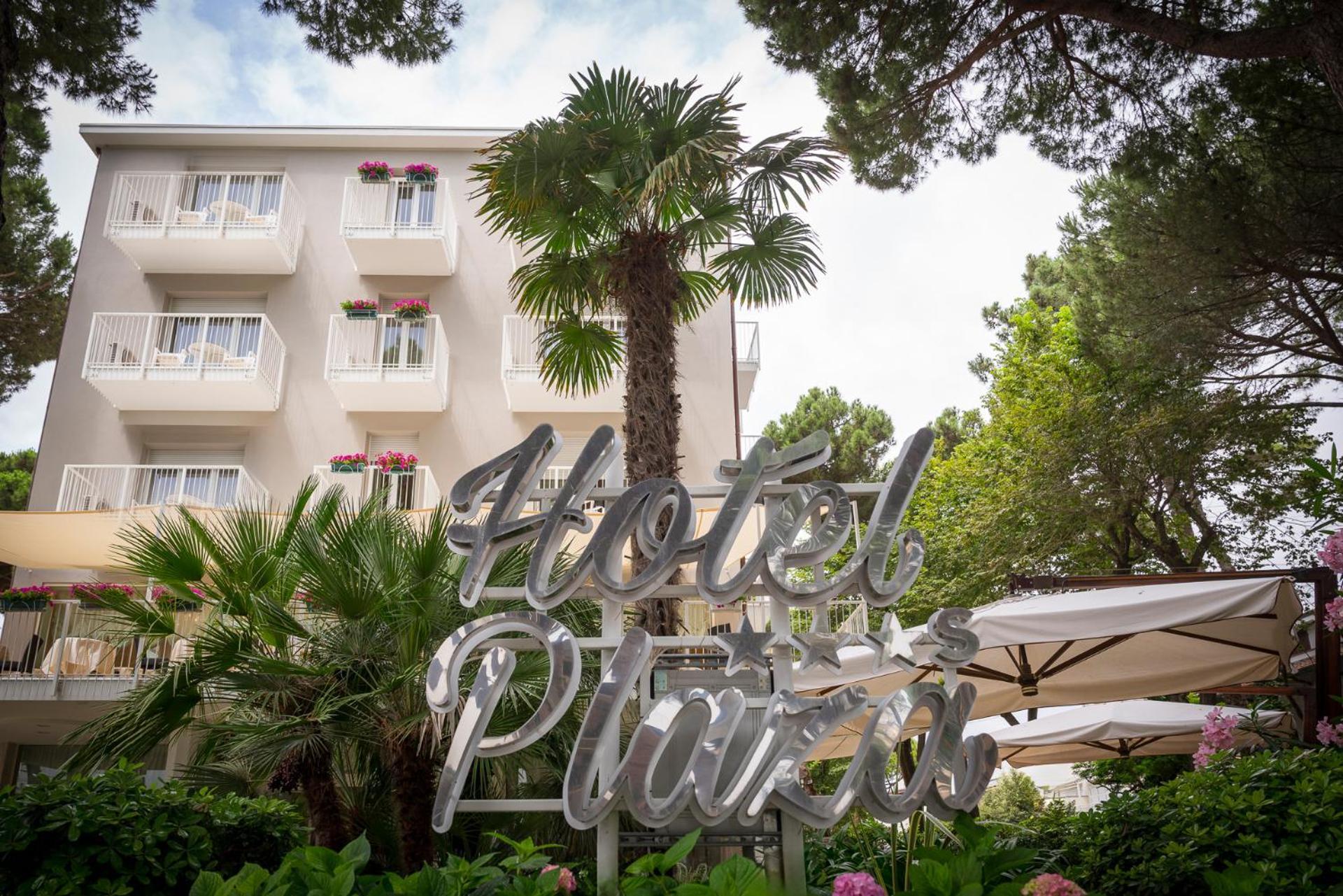 Hotel Plaza Milano Marittima Kültér fotó