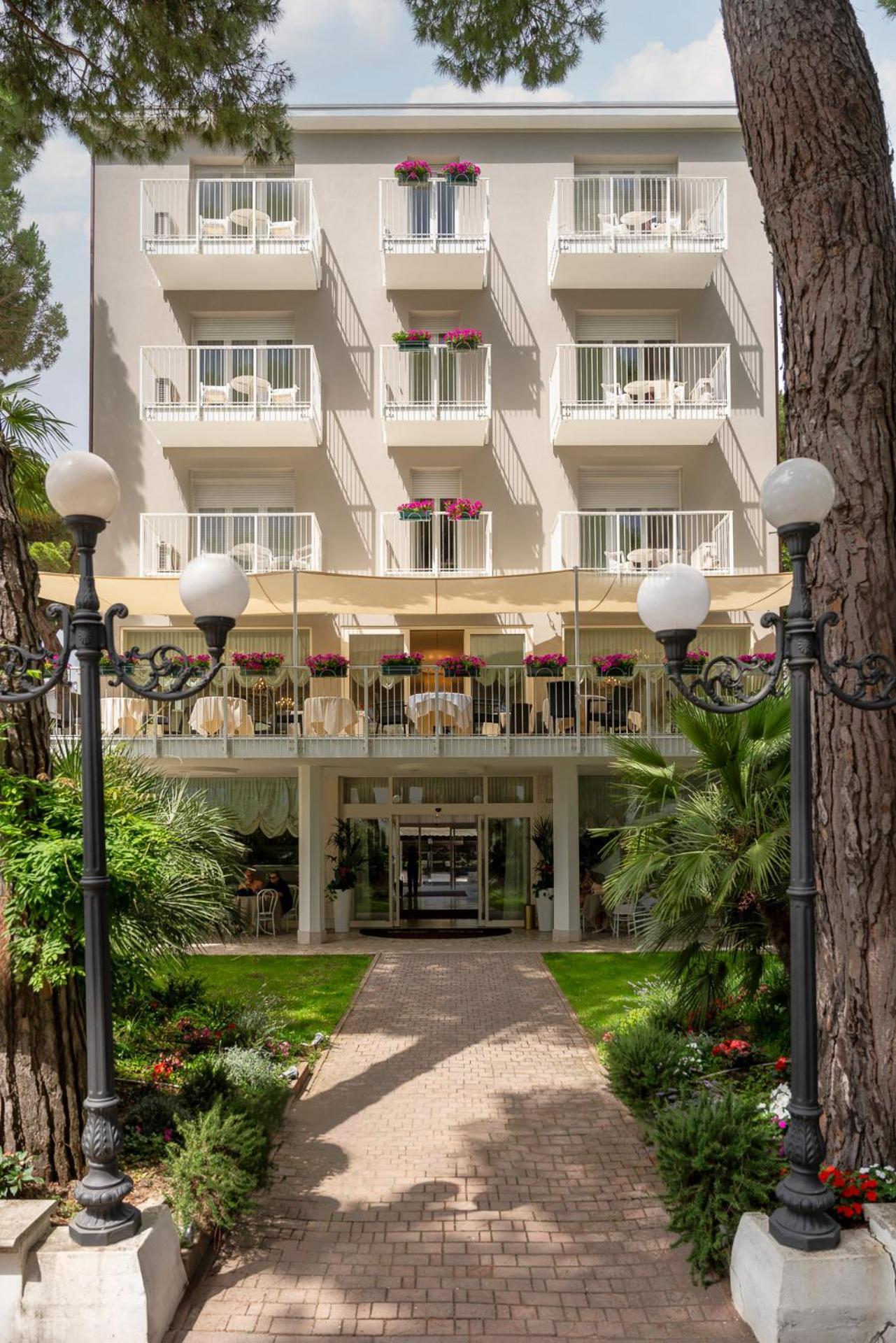 Hotel Plaza Milano Marittima Kültér fotó