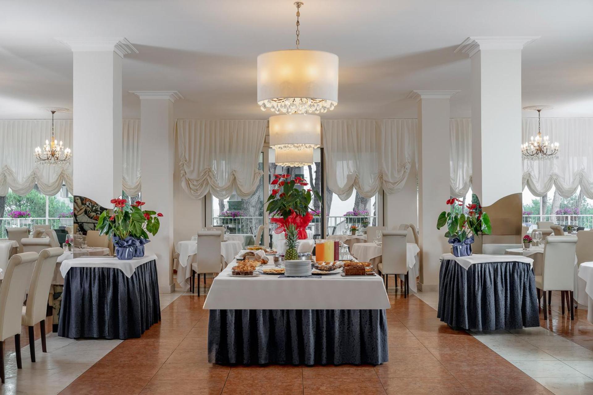 Hotel Plaza Milano Marittima Kültér fotó
